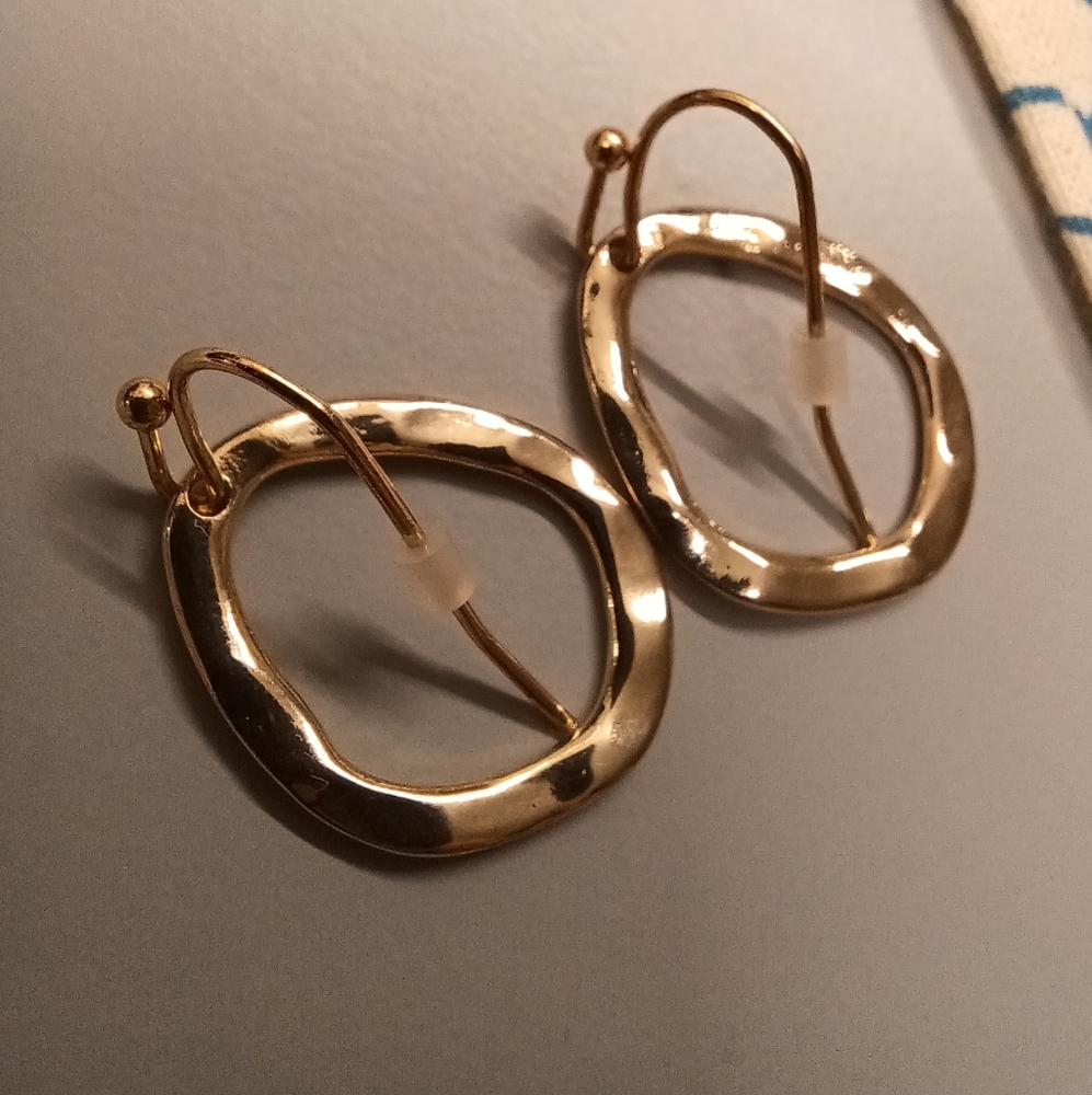 Rustic Gold Kevia hook loop earrings, with bag
